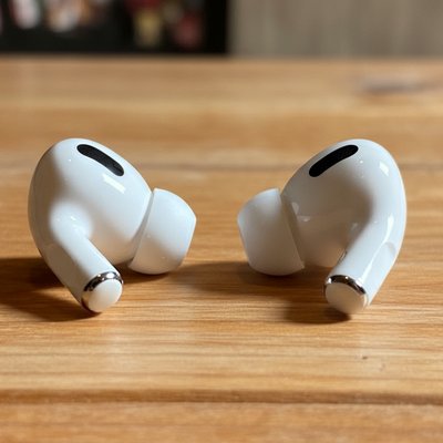 Apple AirPods Pro 2: side