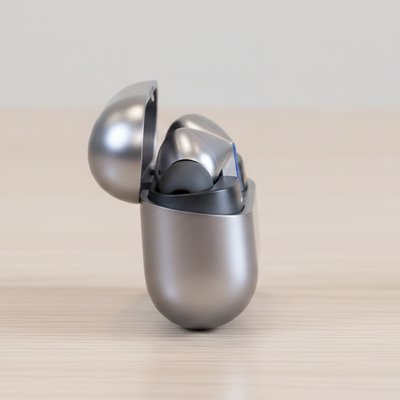 Galaxy Buds3: side